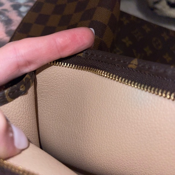 TOILETRY POUCH 19 Monogram Louis Vuitton - Picture 4 of 4